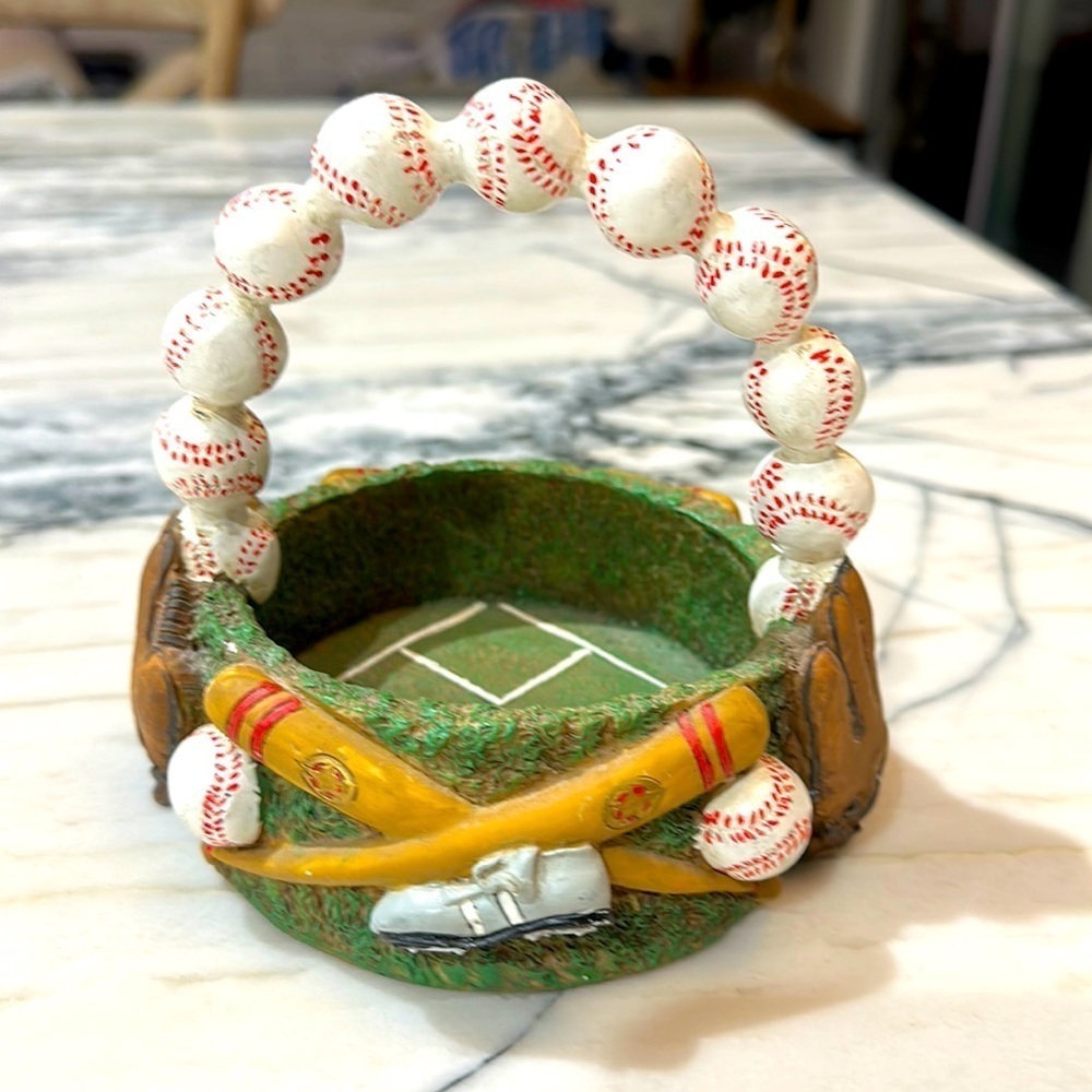 Retired MAJOR LEAGUE BASEBALL Mitt Glove Bat Diamond Vanity Basket ⚾️❤️ Let’s Go